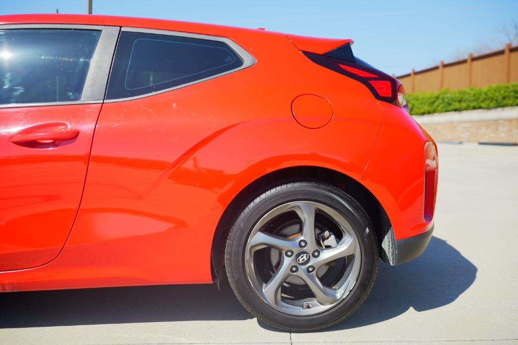 2019 Hyundai Veloster 2.0L Premium photo 11