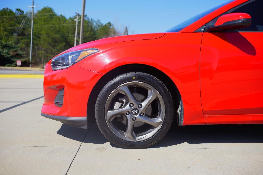 2019 Hyundai Veloster 2.0L Premium photo 9