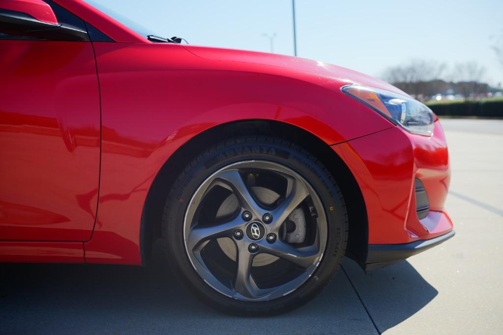 2019 Hyundai Veloster 2.0L Premium photo 10
