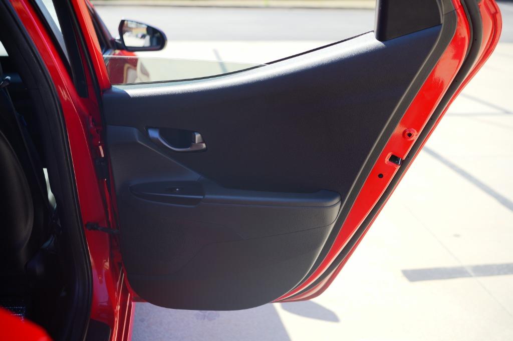 2019 Hyundai Veloster 2.0L Premium photo 20