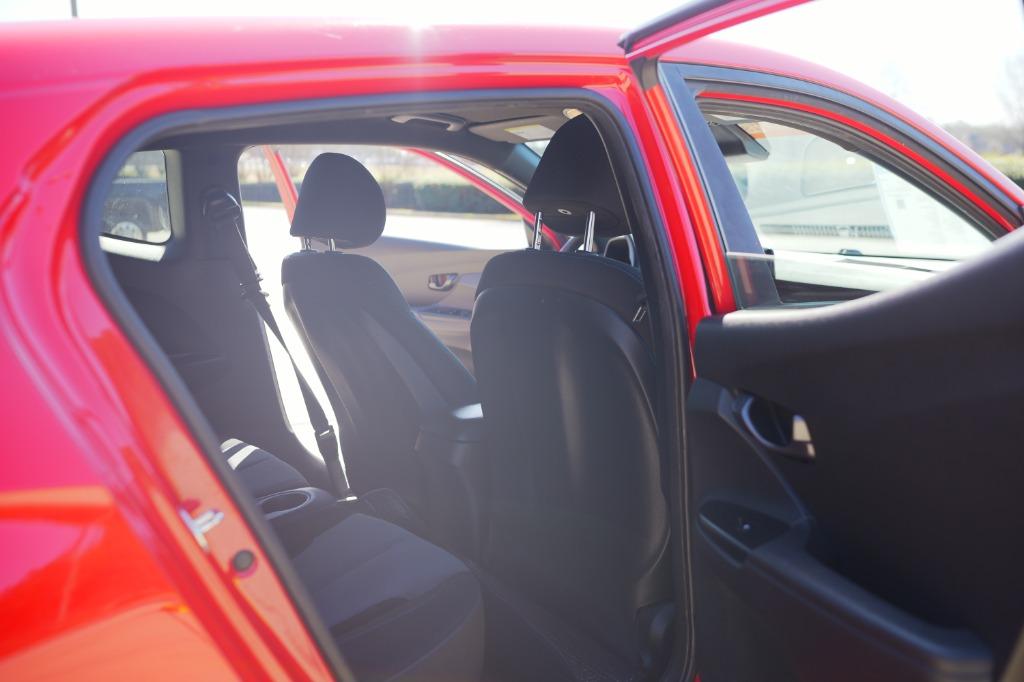 2019 Hyundai Veloster 2.0L Premium photo 19