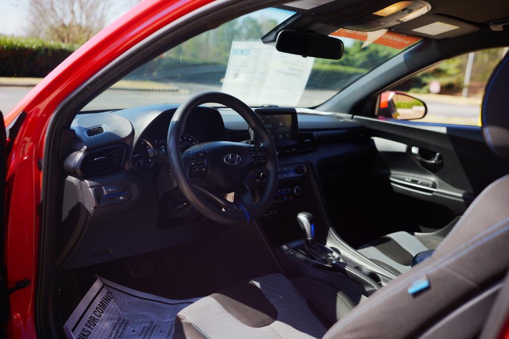 2019 Hyundai Veloster 2.0L Premium photo 13
