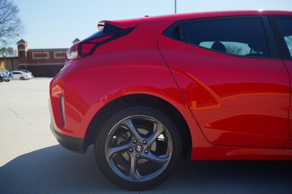 2019 Hyundai Veloster 2.0L Premium photo 12