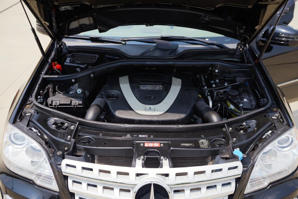 2011 Mercedes Benz ML 4MATIC photo 34