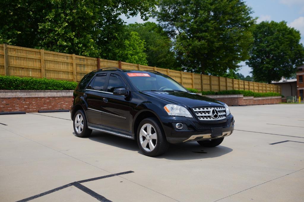 2011 Mercedes Benz ML 4MATIC photo 3