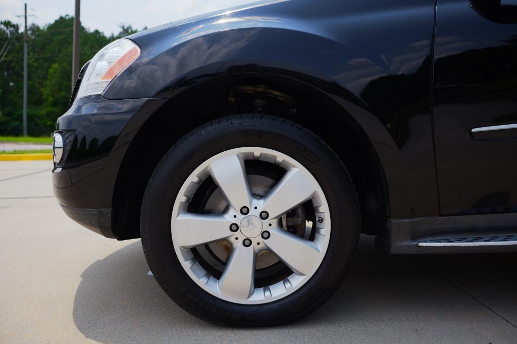 2011 Mercedes Benz ML 4MATIC photo 9