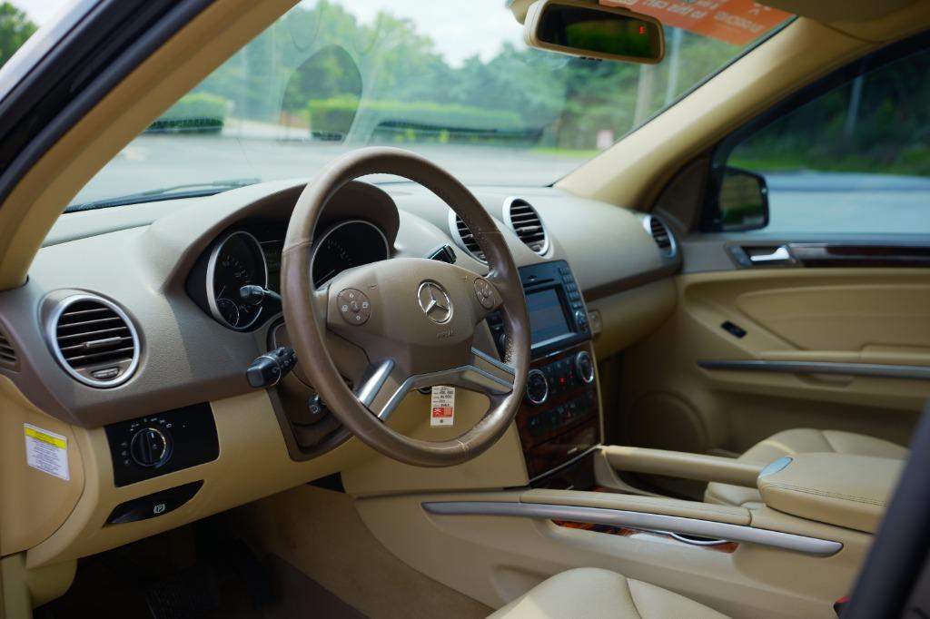 2011 Mercedes Benz ML 4MATIC photo 13