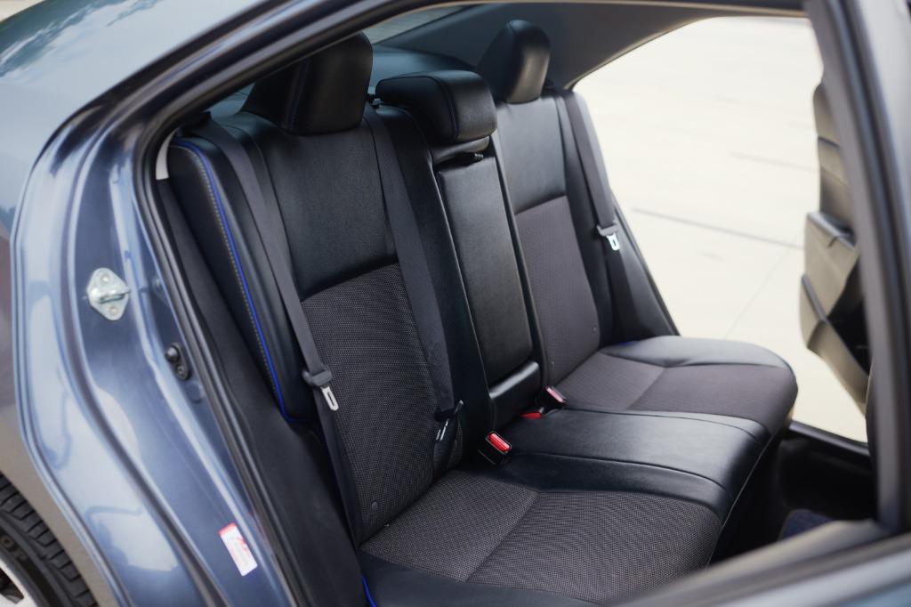 2017 Toyota Corolla SE photo 21