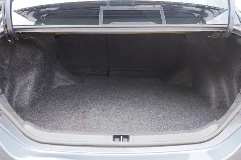 2017 Toyota Corolla SE photo 18