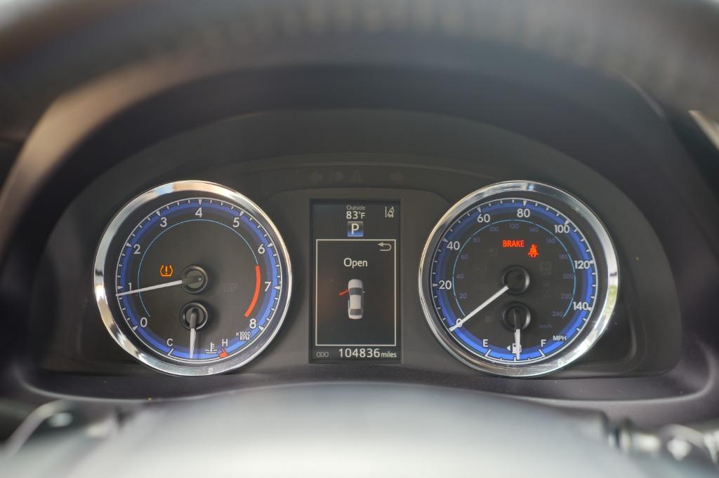 2017 Toyota Corolla SE photo 33