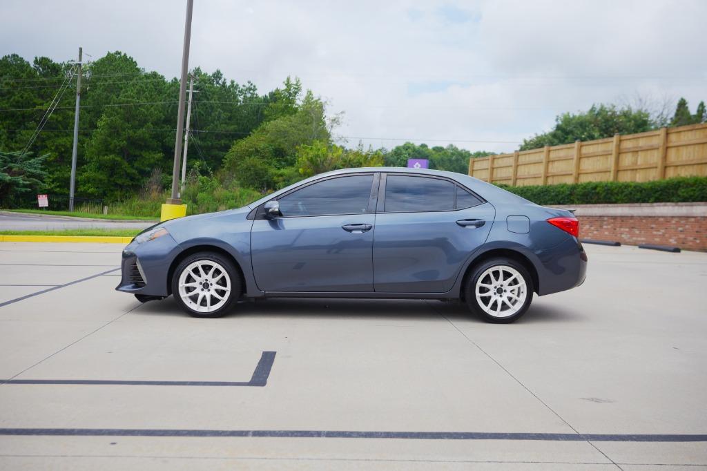 2017 Toyota Corolla SE photo 8