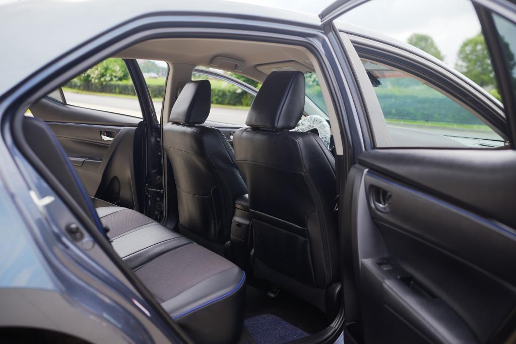 2017 Toyota Corolla SE photo 20