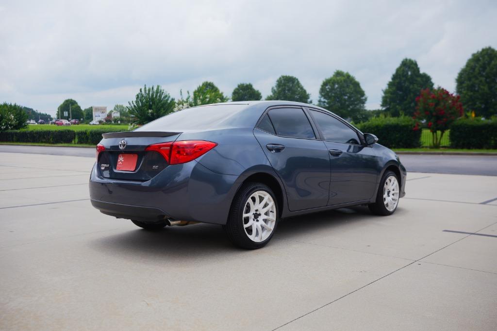 2017 Toyota Corolla SE photo 5