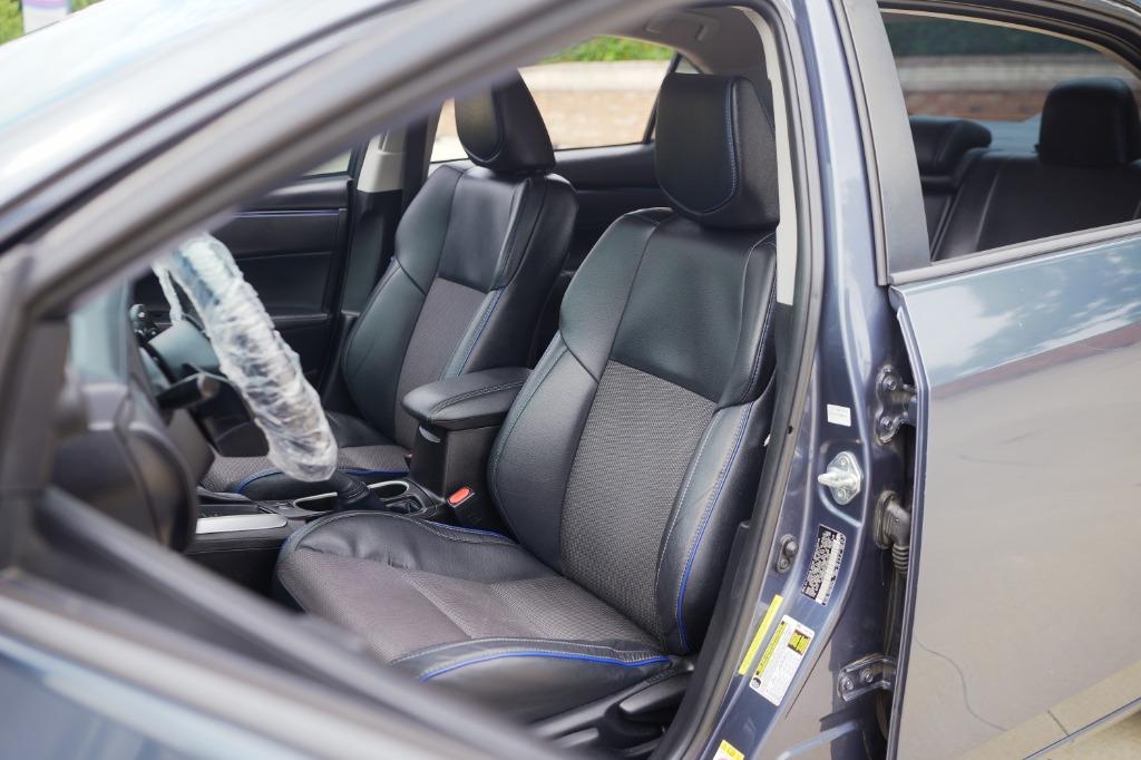 2017 Toyota Corolla SE photo 10