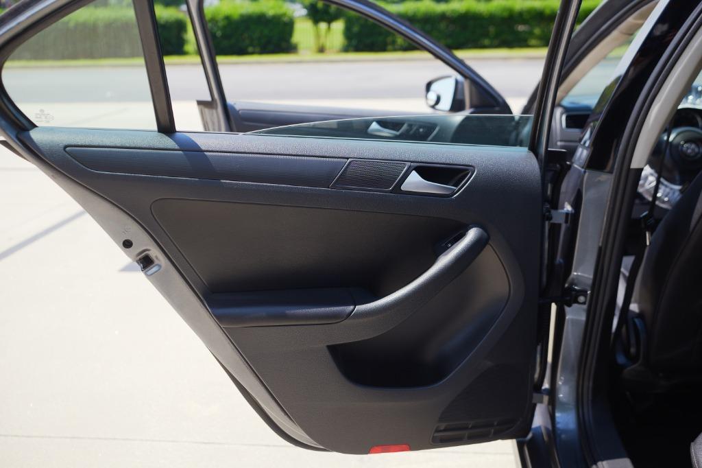 2012 Volkswagen Jetta SE photo 18
