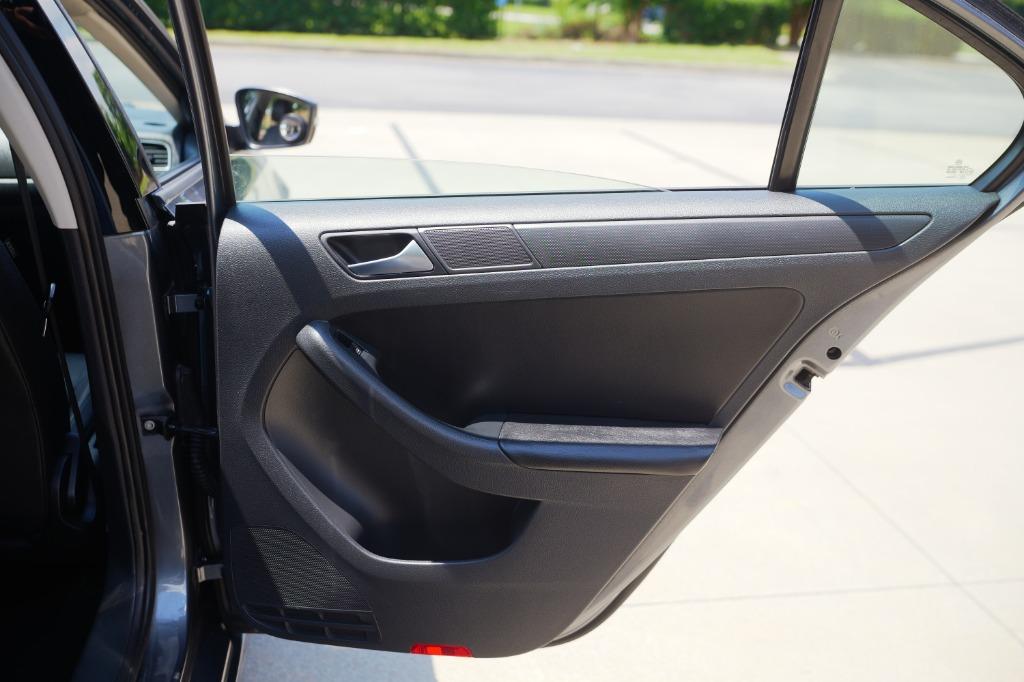 2012 Volkswagen Jetta SE photo 24