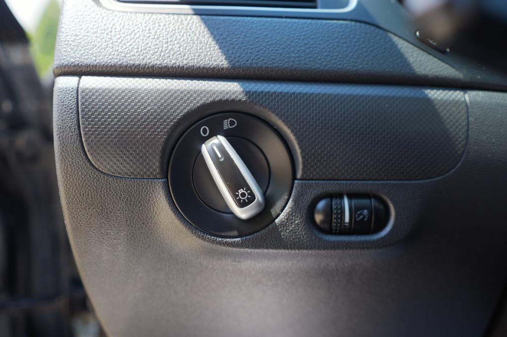 2012 Volkswagen Jetta SE photo 28