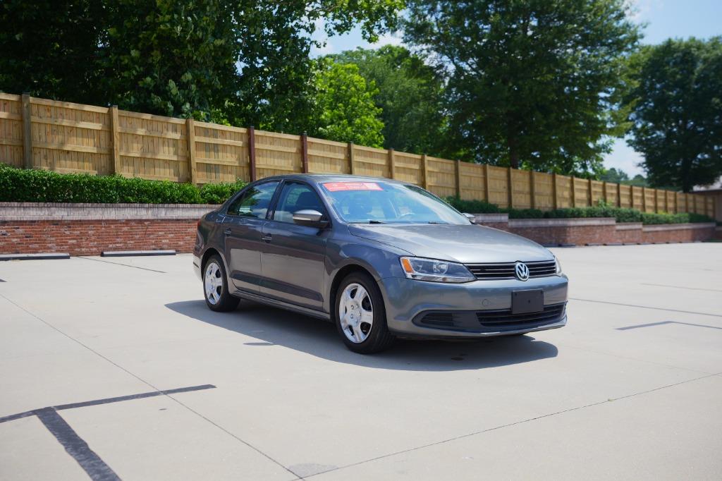 2012 Volkswagen Jetta SE photo 3