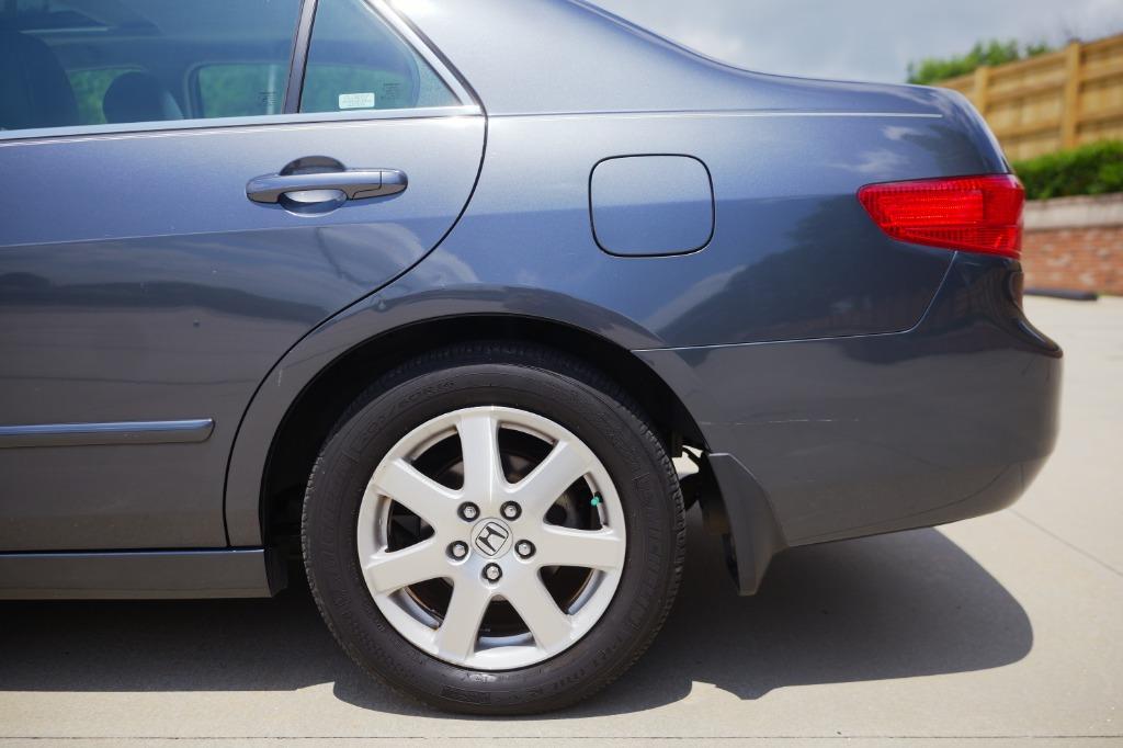 2005 Honda Accord EX photo 12