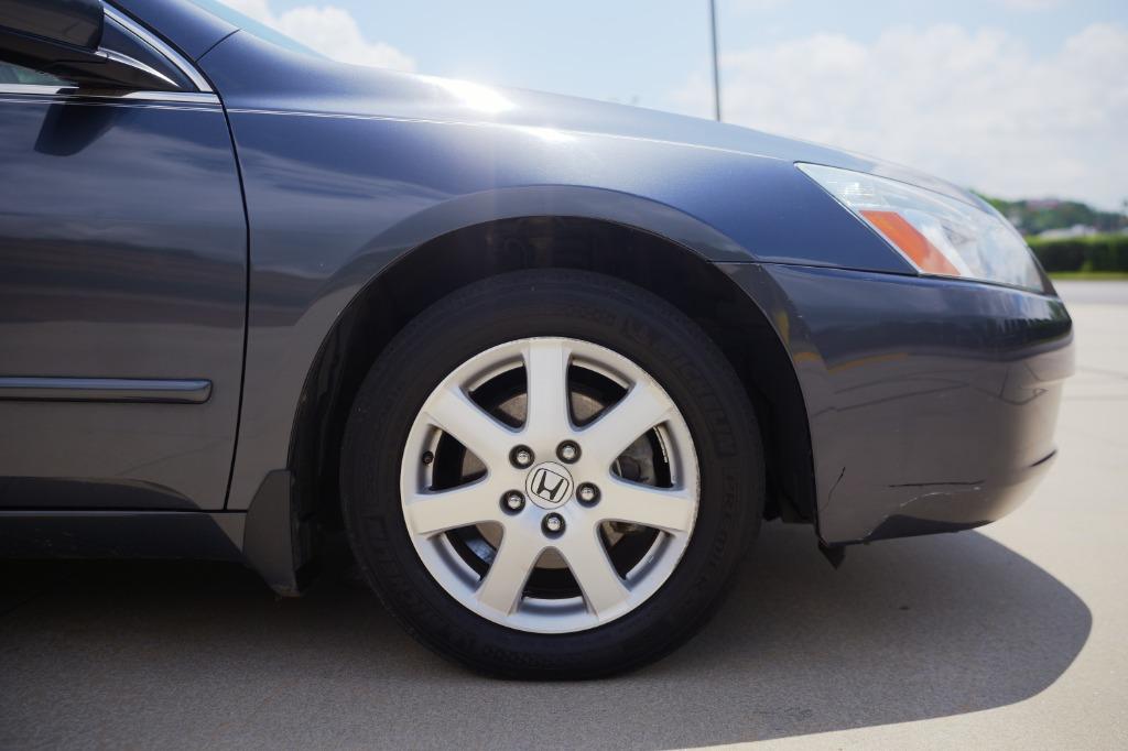 2005 Honda Accord EX photo 9