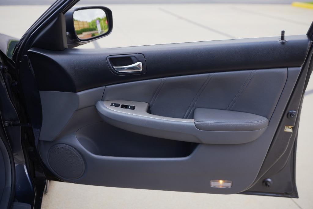 2005 Honda Accord EX photo 31